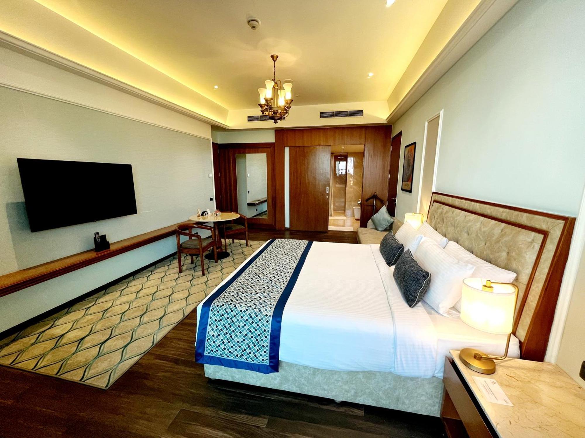 Gift City Club, A Member Of Radisson Individuals Γκαντχιναγκάρ Εξωτερικό φωτογραφία