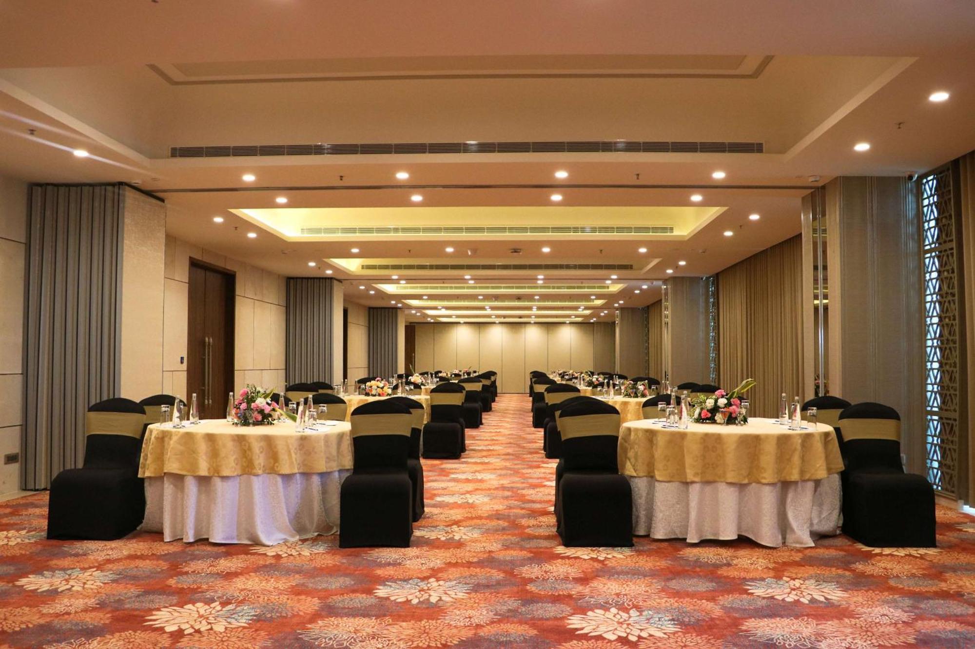 Gift City Club, A Member Of Radisson Individuals Γκαντχιναγκάρ Εξωτερικό φωτογραφία
